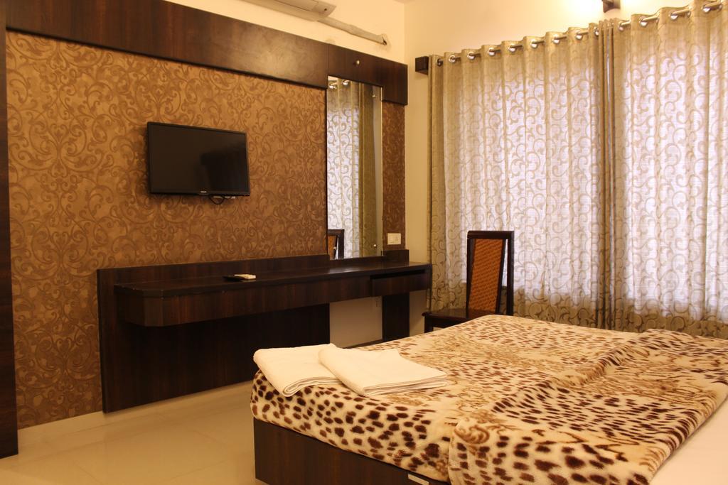 Hotel Sai Ramanand Shirdi Eksteriør bilde