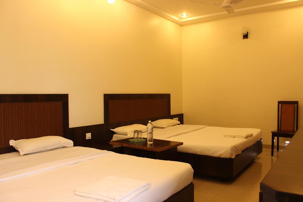Hotel Sai Ramanand Shirdi Eksteriør bilde