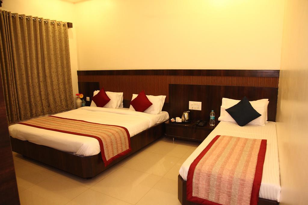 Hotel Sai Ramanand Shirdi Eksteriør bilde