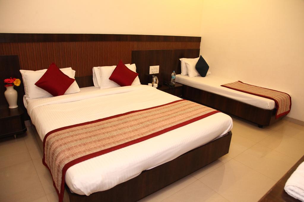 Hotel Sai Ramanand Shirdi Eksteriør bilde