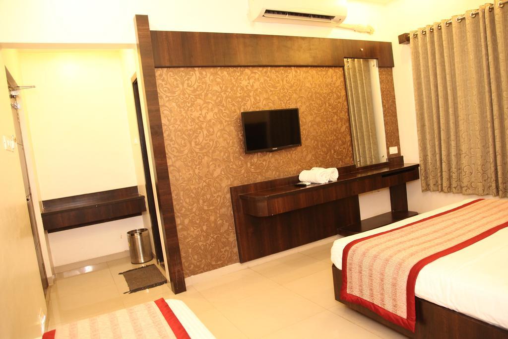 Hotel Sai Ramanand Shirdi Eksteriør bilde