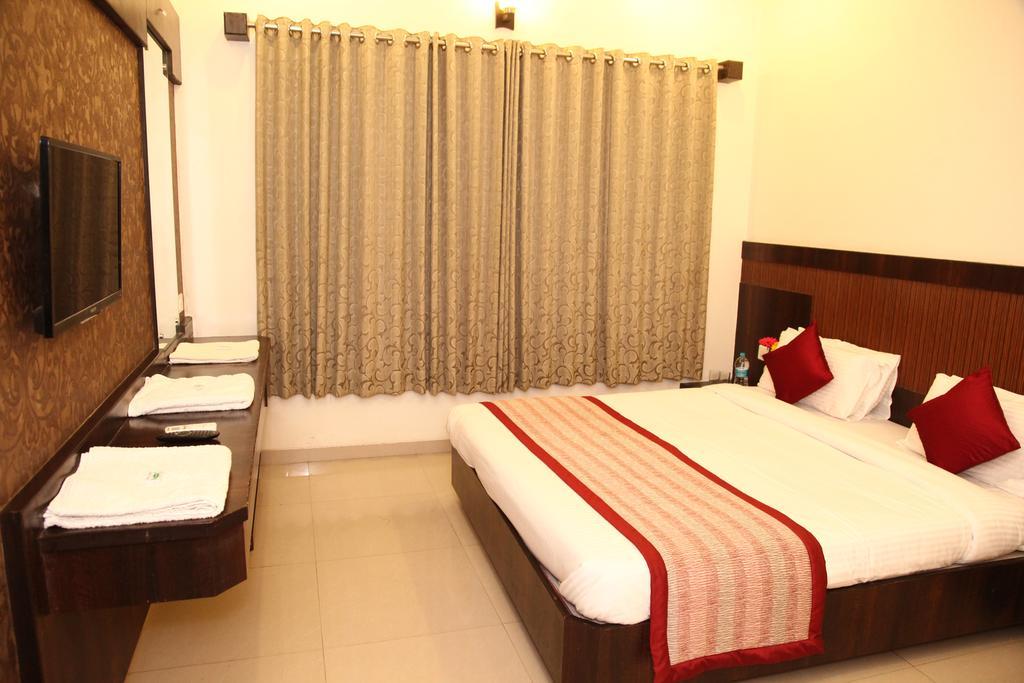 Hotel Sai Ramanand Shirdi Eksteriør bilde