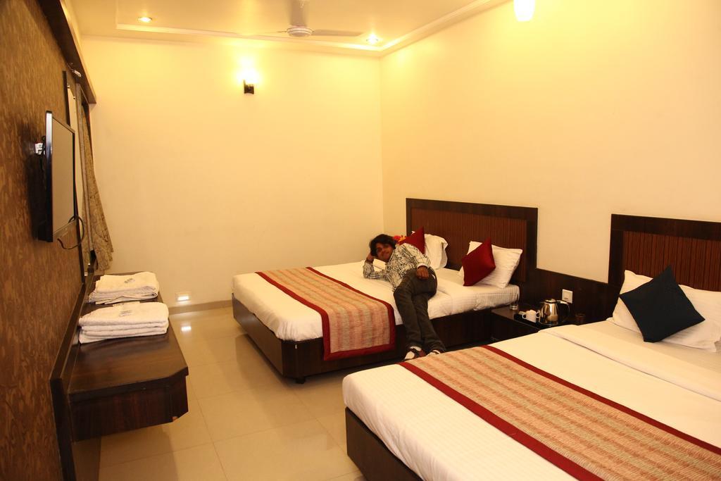 Hotel Sai Ramanand Shirdi Eksteriør bilde