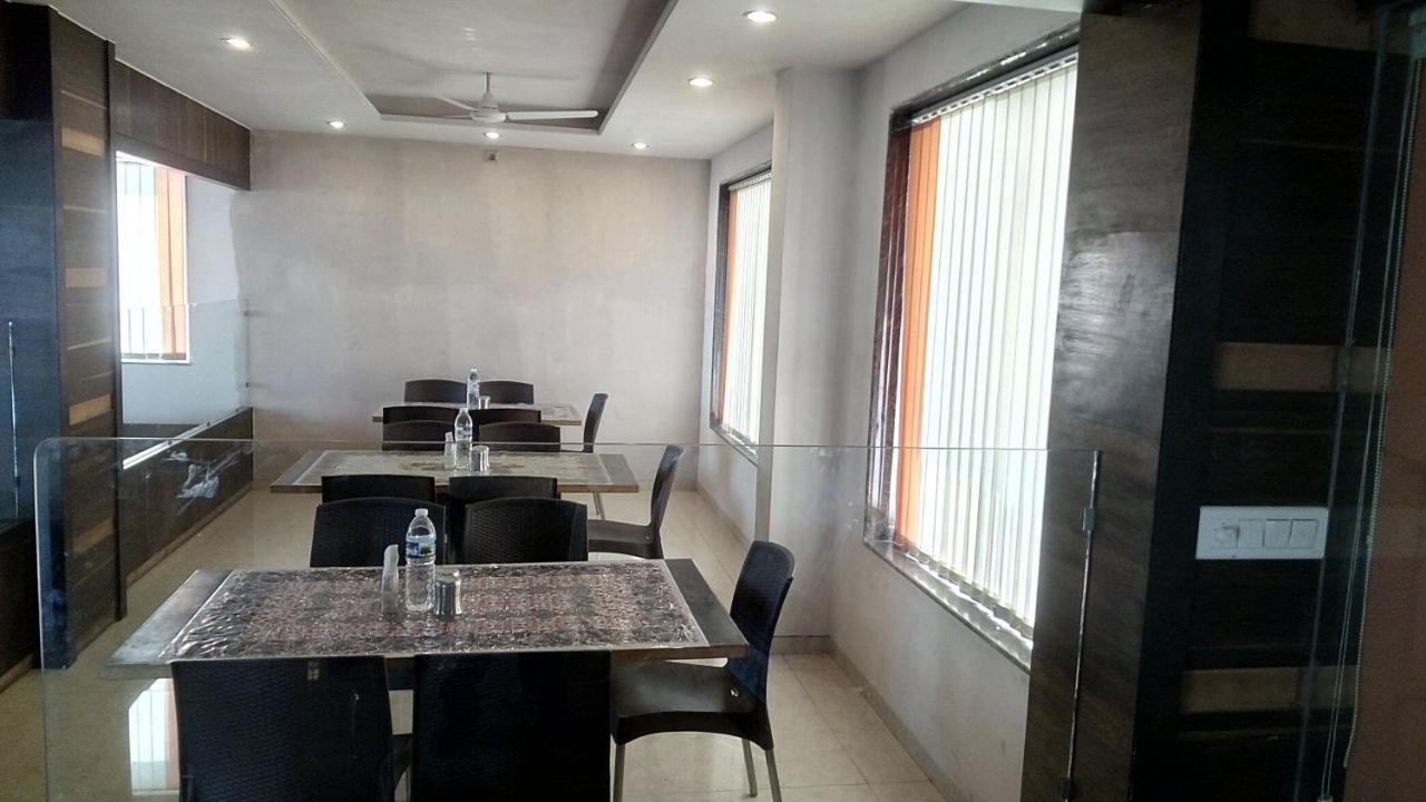 Hotel Sai Ramanand Shirdi Eksteriør bilde