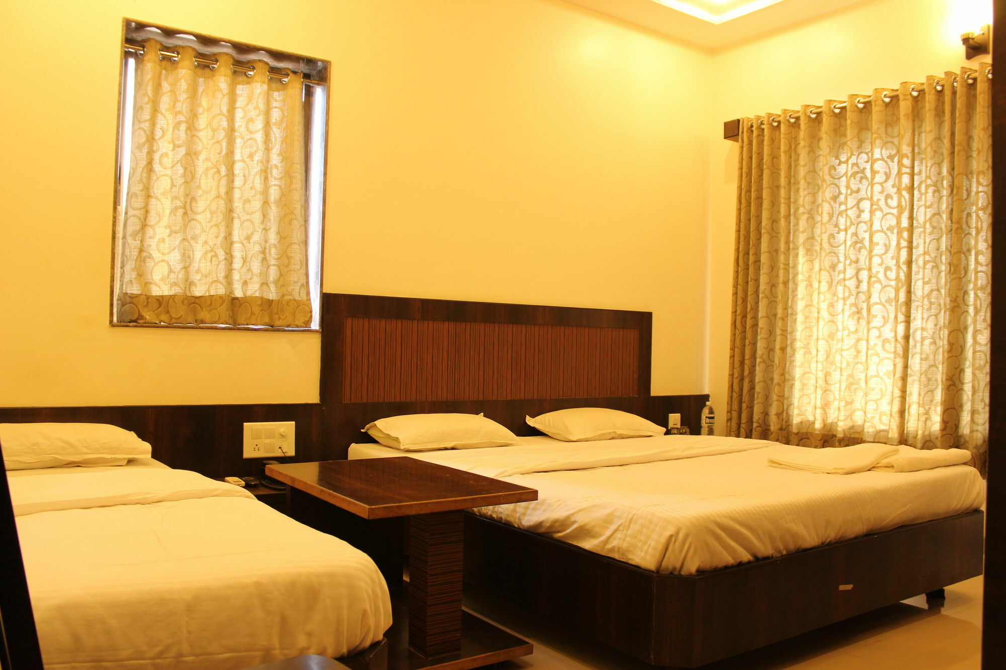Hotel Sai Ramanand Shirdi Eksteriør bilde